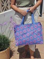 Shopper Lot Blue/Pink Flower Shopper Lot Blue/Pink Flower