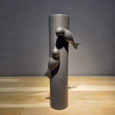 Florero con pájaros gris mate L