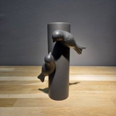 Florero con pájaros gris mate S